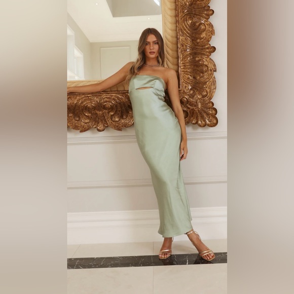 NWT- HELLO MOLLY IMMORTAL STYLE MAXI DRESS IN GREEN (VARIOUS SIZES) - Picture 3 of 13